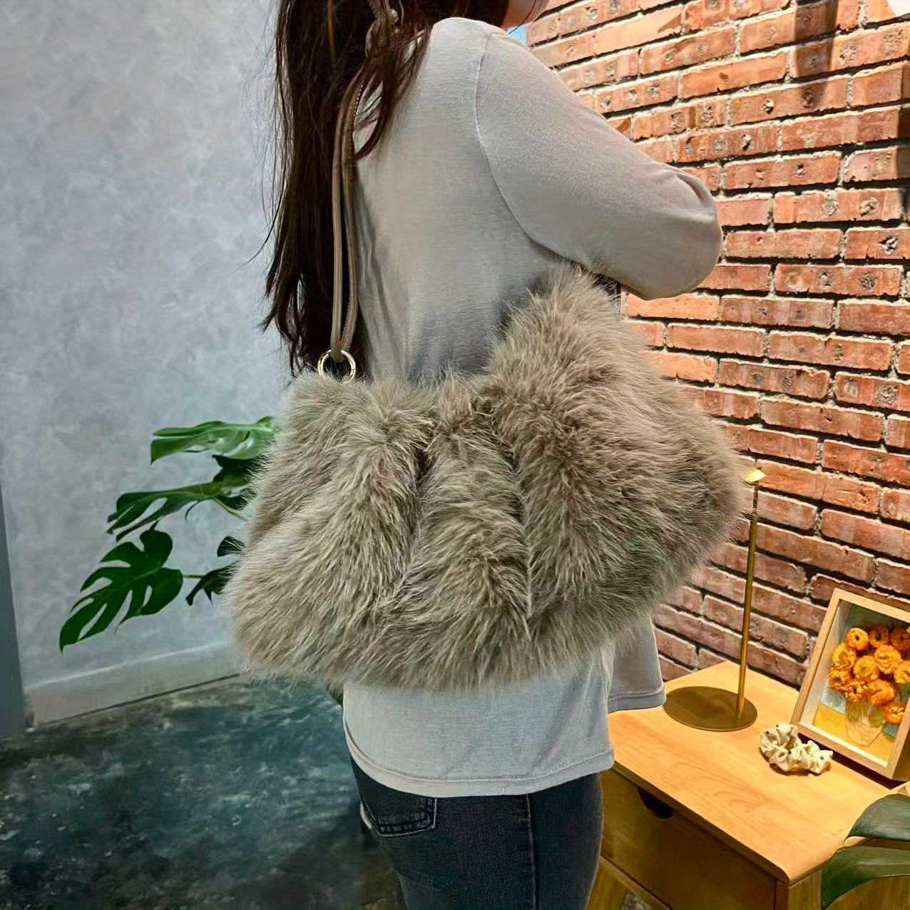 Plush Large Capacity Handbag - Adjustable Strap Soft Everyday Shoulder Bag